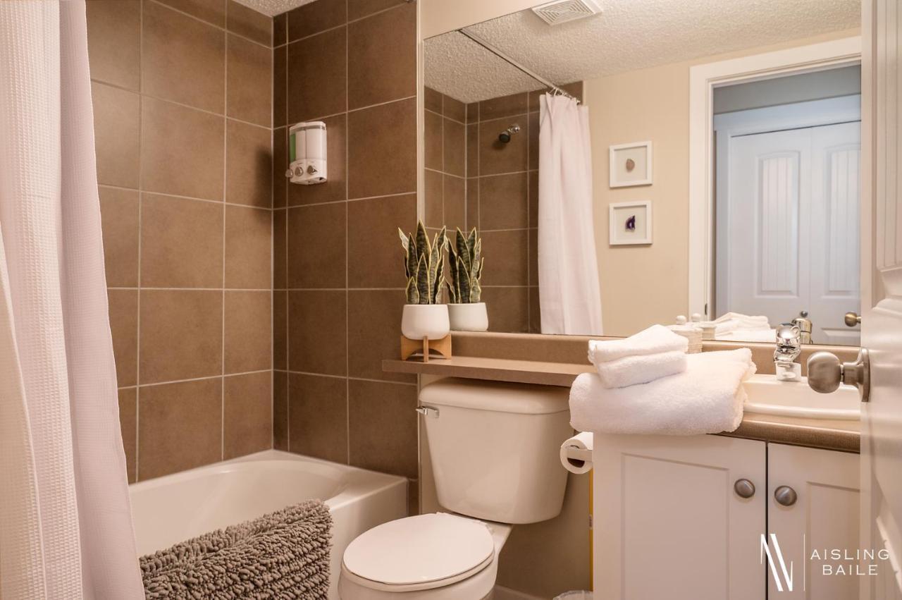 Rustic Modern 2 Bed 2 Bath With Lakeview Pool And Hot Tub Invermere Exteriér fotografie